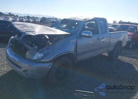 2004 Toyota Tundra Sr5 V8 from USA, damaged, VIN 5TBBT44154S441564